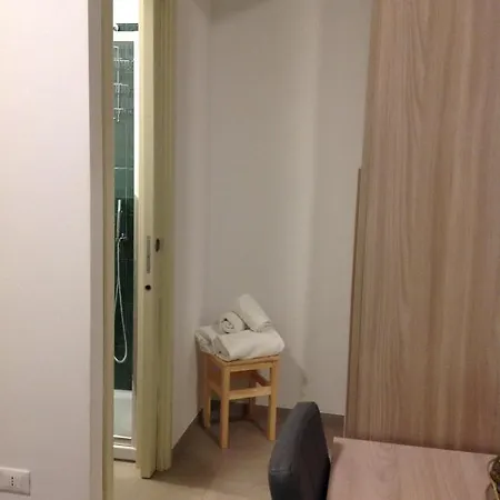 Affittacamereirosmarini بيت ضيافة فيرناتْسا