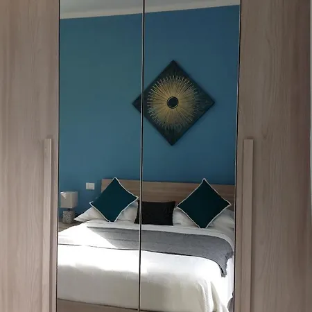 Affittacamereirosmarini ゲストハウス ヴェルナッツァ