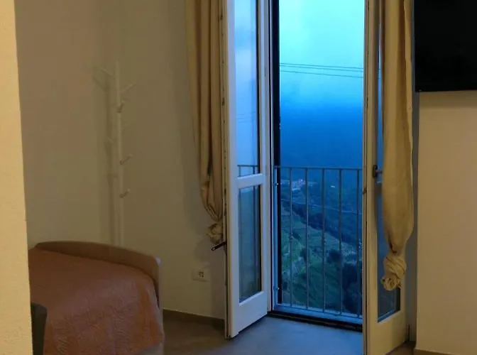 게스트하우스 Affittacamereirosmarini 3*